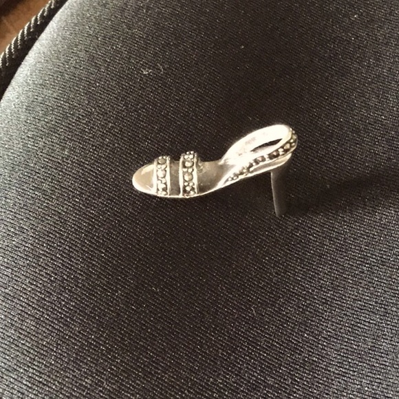 STERLING SILVER SHOE PENDANT WITH CHAIN - Picture 2 of 8
